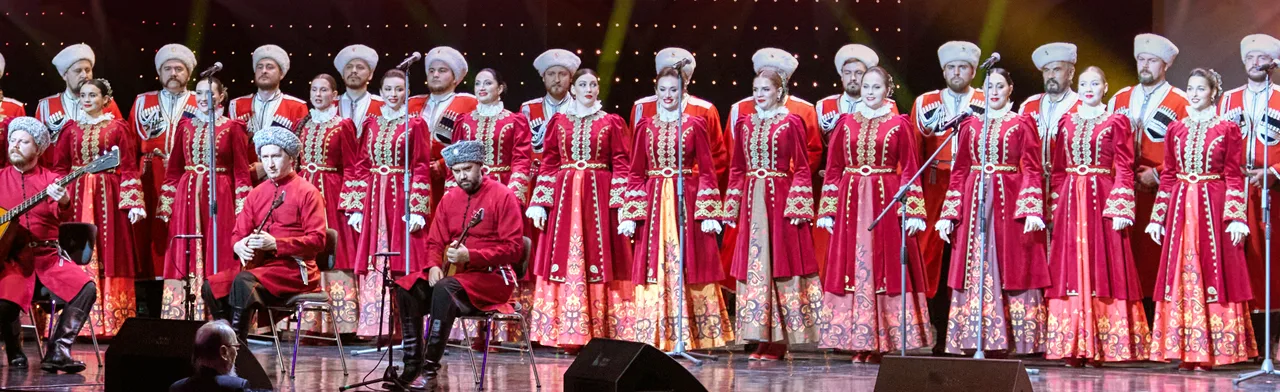 Мы сыны Кубани славни, древнеруськи козакы!