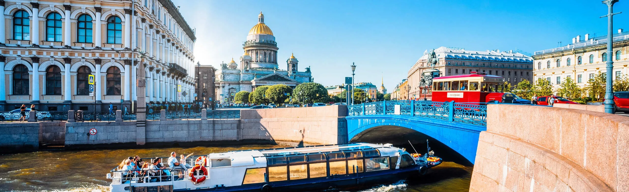 Автобус + теплоход по Неве: весь Петербург за 2,5 часа