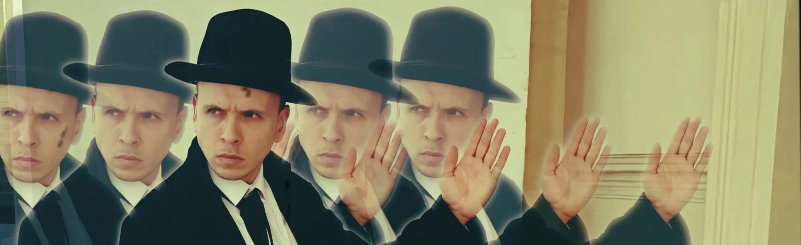 Горло бредит бритвою