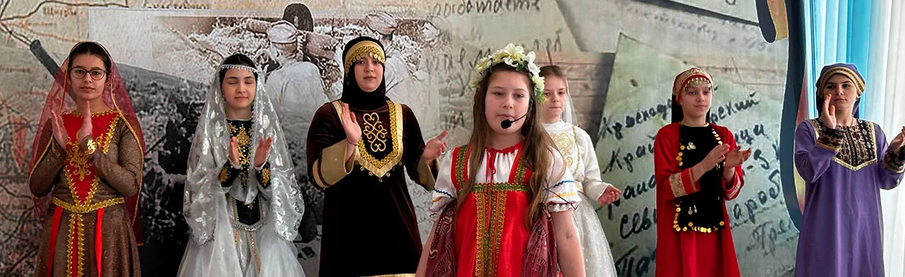 Краски и напевы родного края