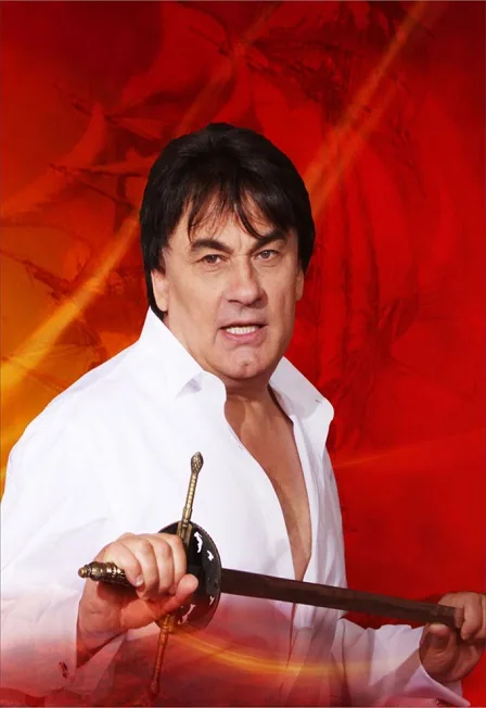 Александр Серов