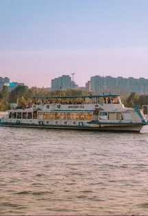 Вечерняя прогулка на теплоходе с саксофоном