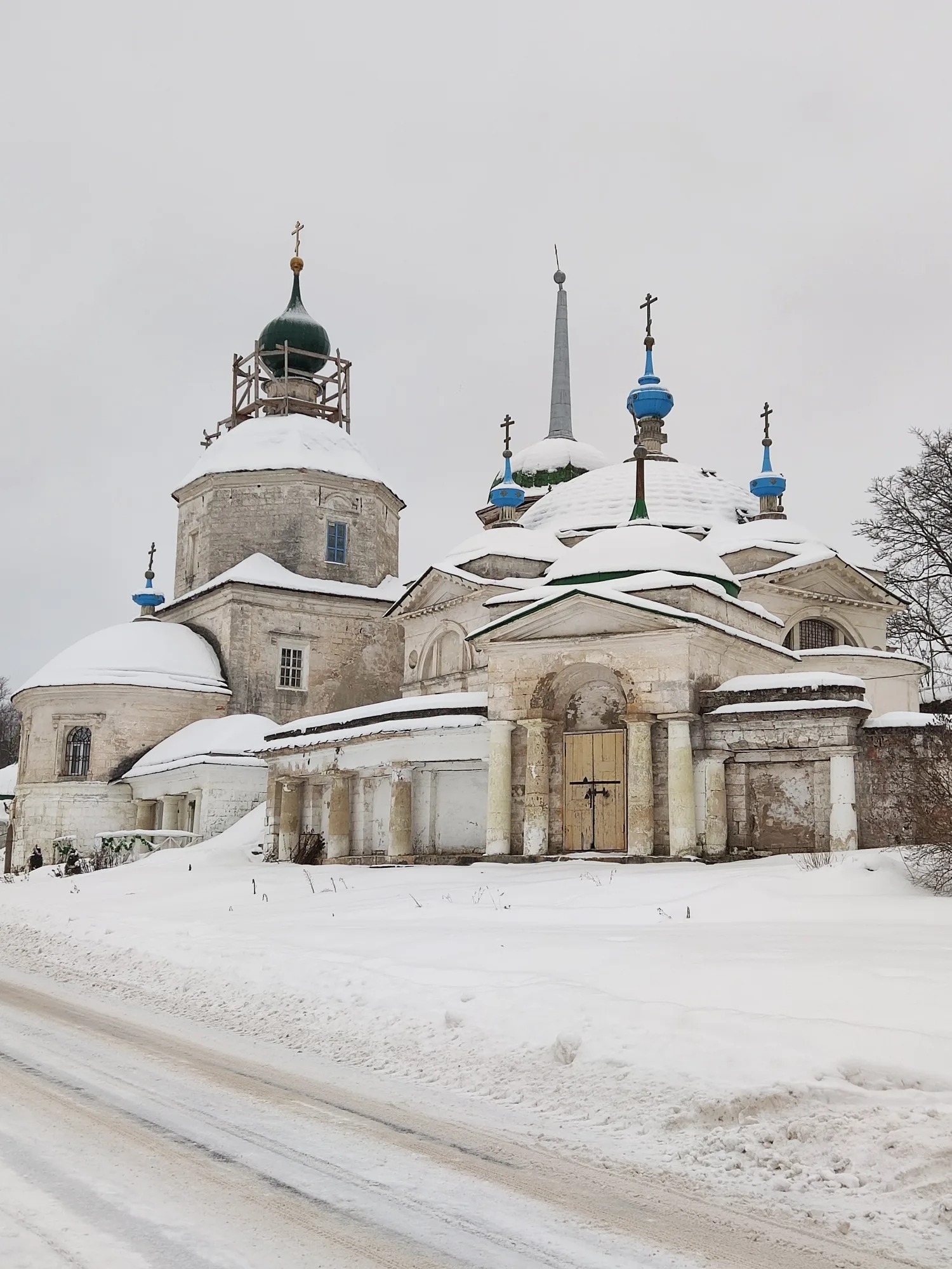 Метро Дмитровская
