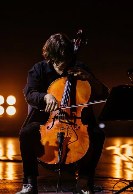 Постер: ATOMIC CELLOS. РОК-ХИТЫ НА ВИОЛОНЧЕЛЯХ ПРИ СВЕЧАХ В ОРАНЖЕРЕЕ