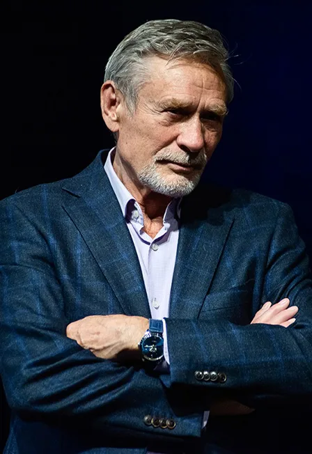 Александр Михайлов