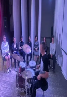 Мастер-класс по игре на барабанах
