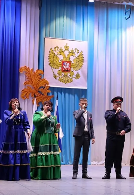 Играй, да пой, казачий Дон