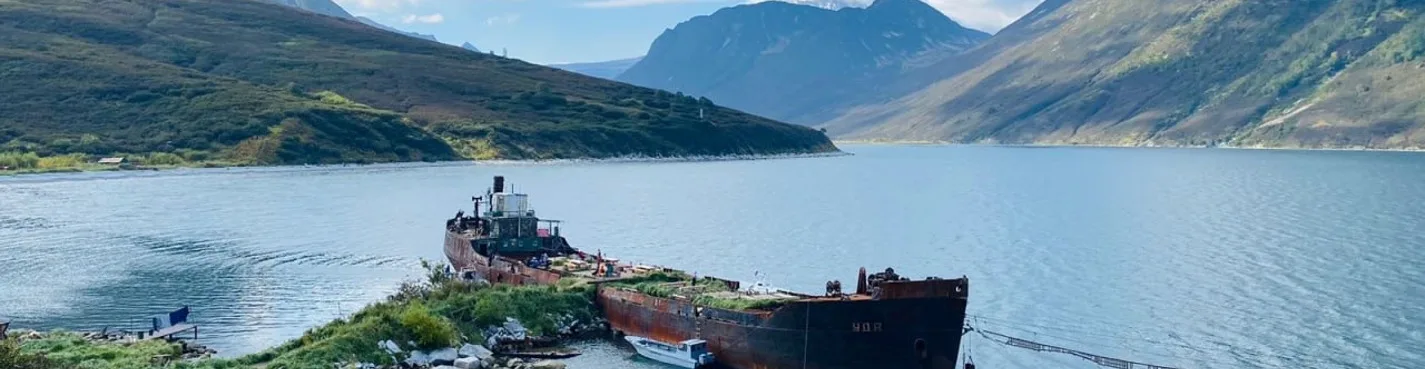 Морская прогулка в Бухту Русскую: высадка, рыбалка и крабовое сафари