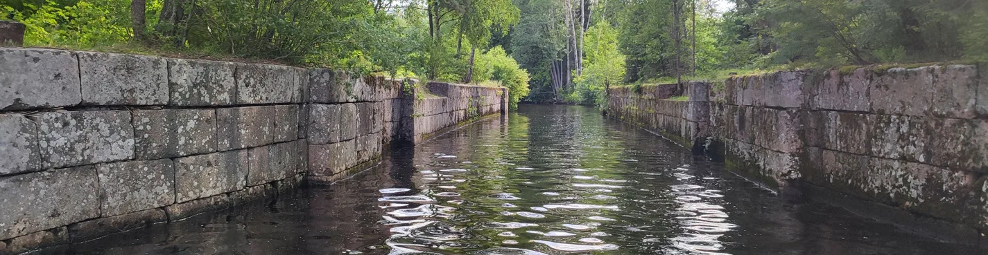 Водная прогулка на катере вдоль побережья  парка Монрепо