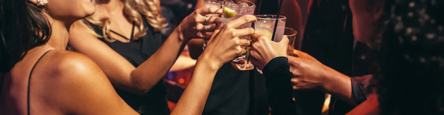 Тур по 4 барам Москвы с шотами в формате игры-квеста (18+)